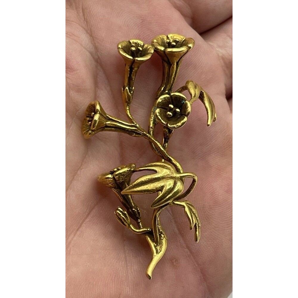 MFA Museum Fine Arts Boston Brooch Intricate Floral Bouquet Lilies Gold Tone